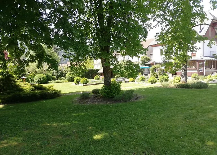 Chez Marlyse-chambres Et Table D'hotes 住宿加早餐酒店 3*